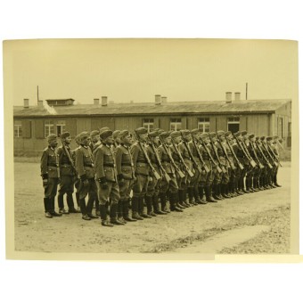 Infanterieeinheit der Wehrmacht mit Waffen. Espenlaub militaria